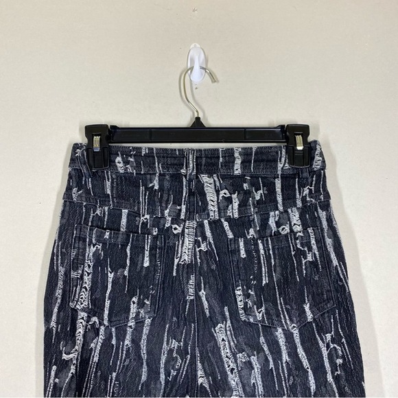 Mukzin / Theater Jacquard Straight Leg Crop Pants - Picture 4 of 8